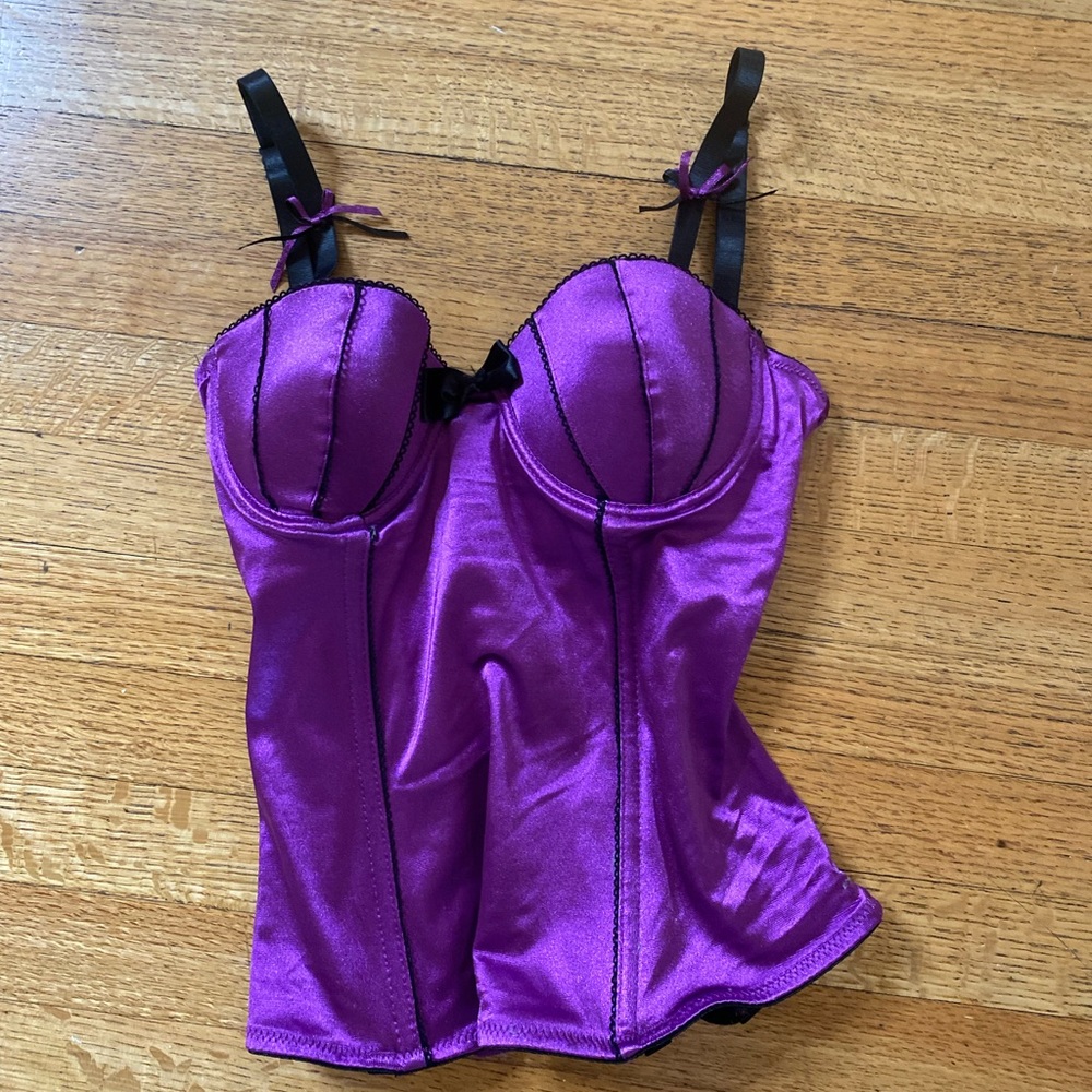 PURPLE MORBID THREADS CORSET TOP WITH PUSH UP BRA SIZE: 32B.